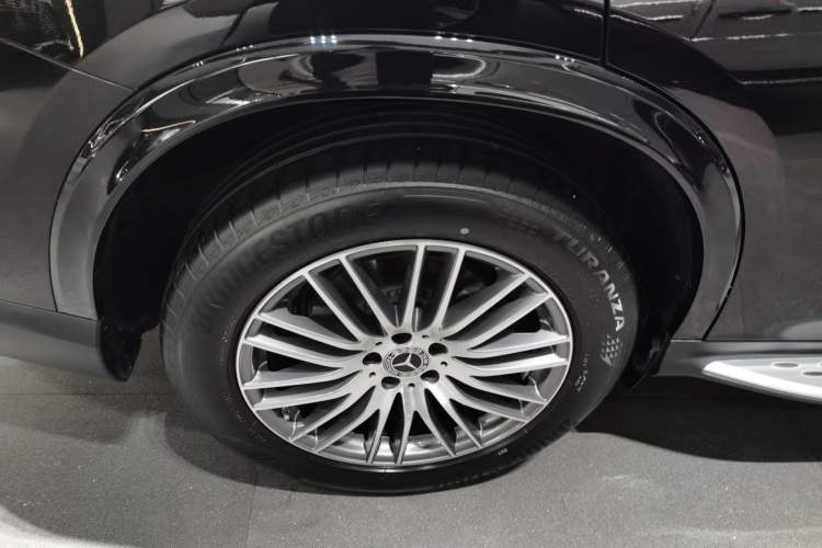 Used Mercedes-Benz GLC 2025 Refreshed GLC 300 L 4MATIC Dynamic Version 5 Seats Exterior 5