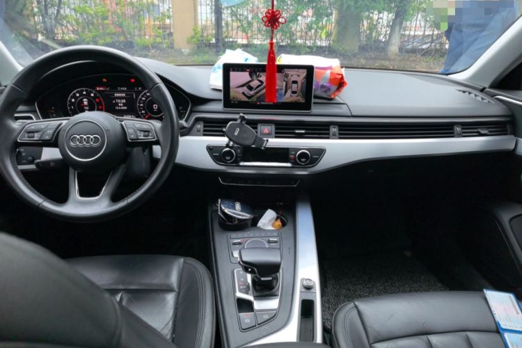 Used Audi A4L 2019 40 TFSI Fashion Edition China VI Emission Standard Center Console