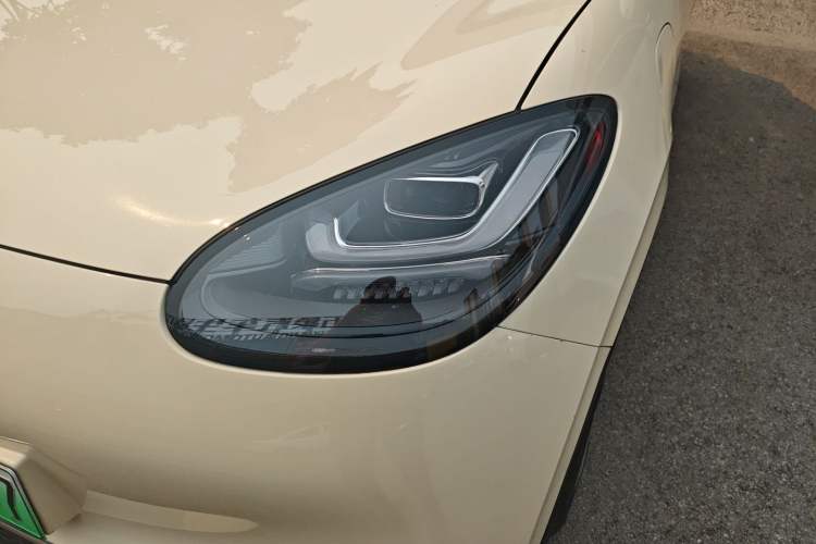 Used Wuling Bingo 2025 333 km Lingxi Connected Version Left Front Headlight