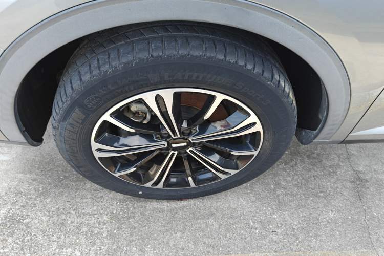 Used Wey VV6 2020 2.0T Two-Wheel Drive Smart Enjoyment+