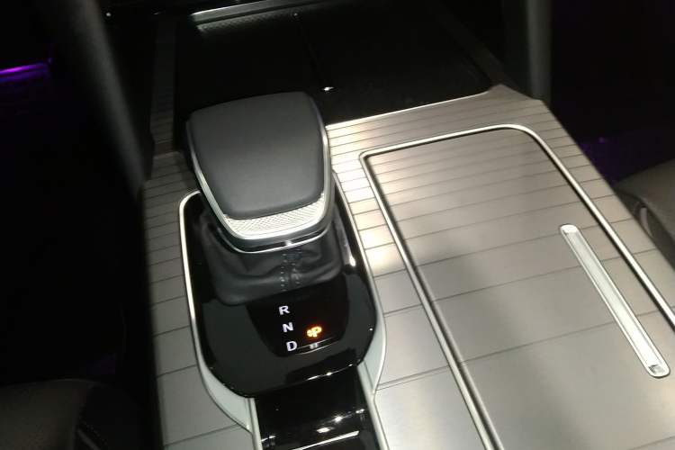 Used Hongqi HS7 PHEV 2024 2.0T PHEV Four-Wheel Drive Flagship Edition 7 Seats
