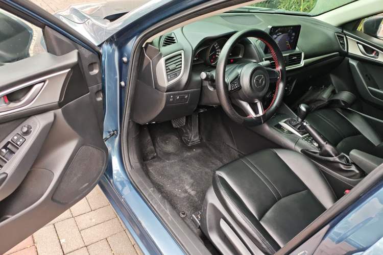 Used Mazda 3 Axela 2017 Sedan 1.5L Automatic Comfort Model Emission Standard China V