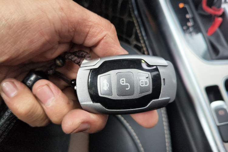 Used BYD Song 2016 GaiShi Edition 1.5TID Automatic Elite Model
