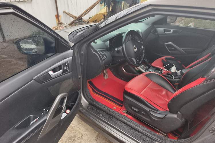 Used Hyundai Veloster 2012 1.6T Automatic Luxury Edition Driver Seat