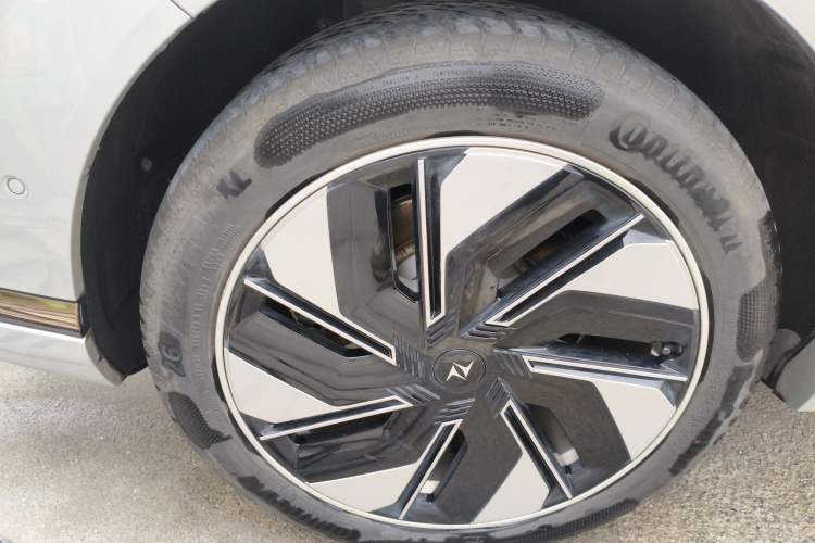 Used Dongfeng eπ eπ008 2024 210Max Range-Extended Version 6 Seats