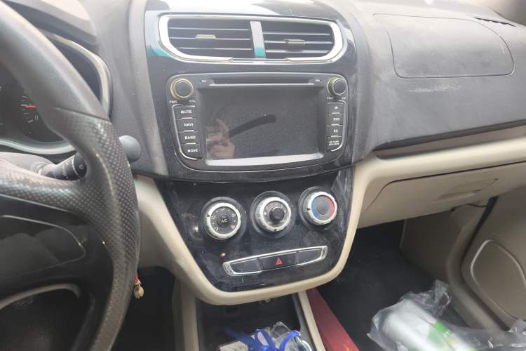 Used Jinbei 750 2015 1.5L Luxury Model