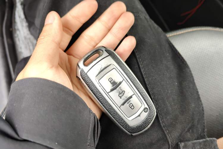 Used Geely Auto Vision X6 2016 1.3T CVT Flagship Model
