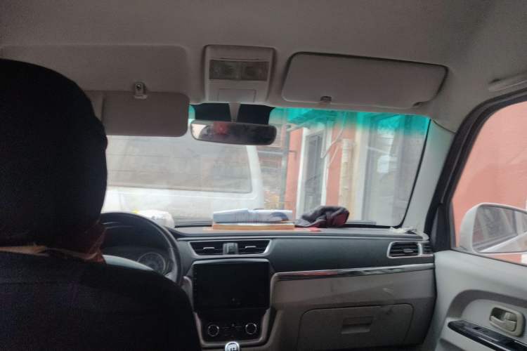 Used Jinbei New Hiace X30L 
