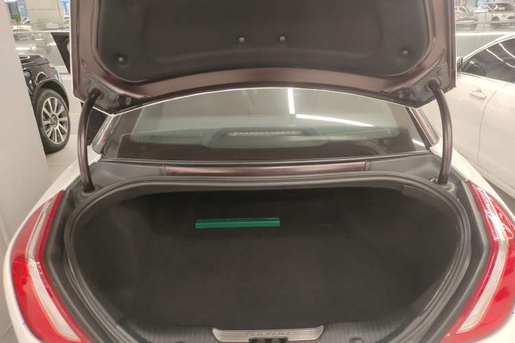 Used Jaguar XJ 2016 XJL 2.0T Two-Wheel-Drive Elegant Business Edition