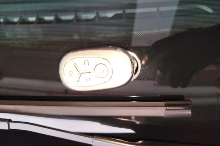 Used Geely Galaxy Geome 2025 UP 410km Exploration Edition Vehicle Key