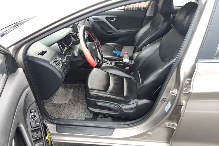 Used Hyundai Elantra (5th Generation / Langdong) 2015 1.6L Automatic Leading Model
