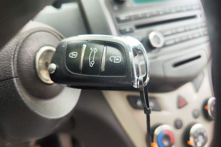 Used Chevrolet Aveo Sonic 2011 Sedan 1.4L Automatic SL
