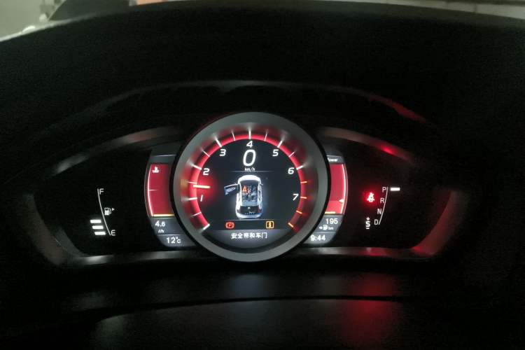 Used Volvo V40 2016 T3 Zhiyi Edition
