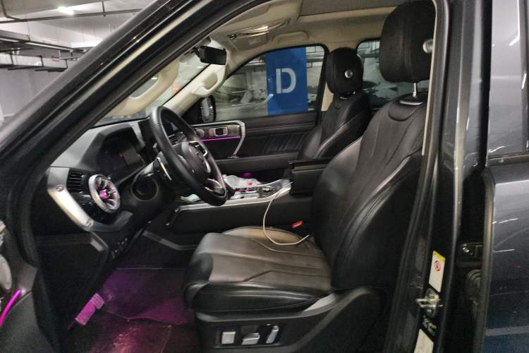 Used Tank 400 New Energy 2024 Hi4-T Off-Road Edition Left Front Seat