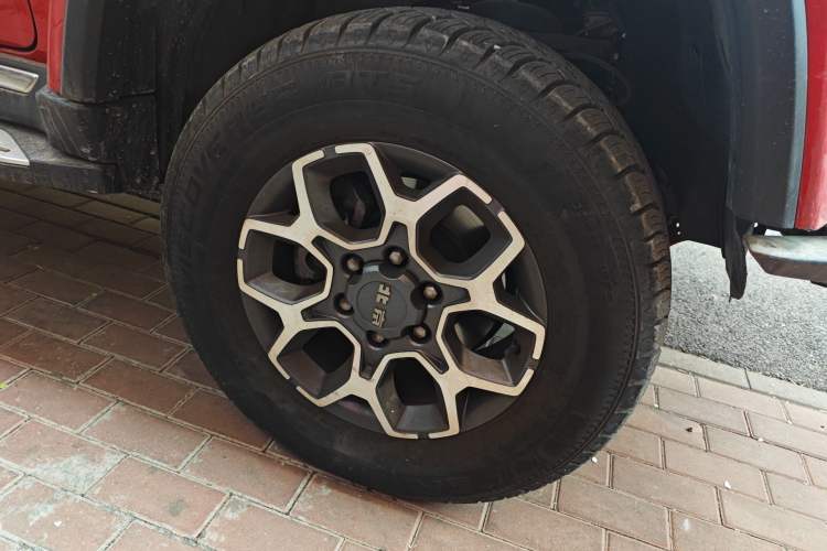 Used BAIC Off-Road BJ40 2019 2.3T Automatic Four-Wheel Drive Urban Hunter Edition Flagship Model China VI Emission Standard Right Front Wheel Hub