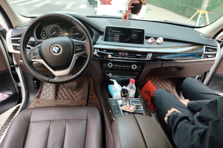 Used BMW X5 2017 xDrive28i Center Console