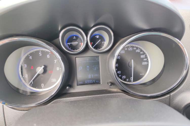 Used Changan CS35 2016 1.6L Automatic Luxury Model China V Standard
