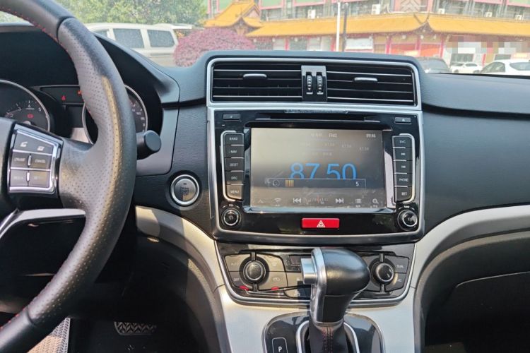 Used Haval H6 2017 Blue Label Sport Edition 1.5T Automatic Two-Wheel Drive Luxury Model Audio And AC Panel