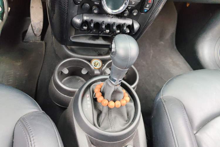 Used MINI Countryman 2014 1.6L COOPER Excitement Gear Lever