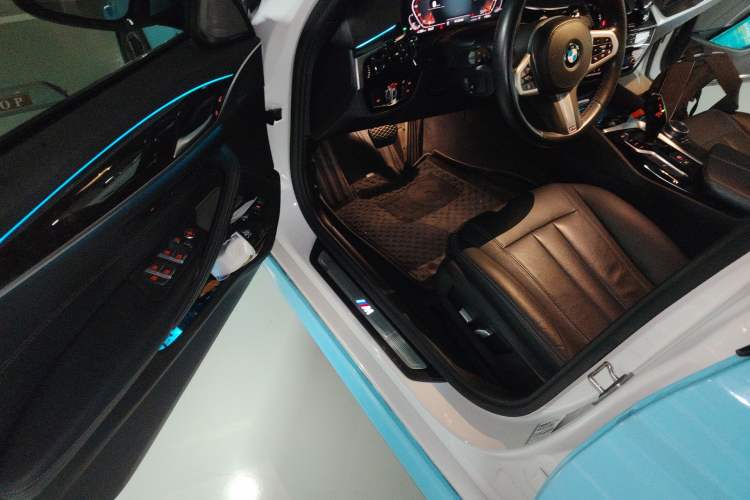 Used BMW 5 Series 2020 530Li Leading Model M Sport Package Driver Seat