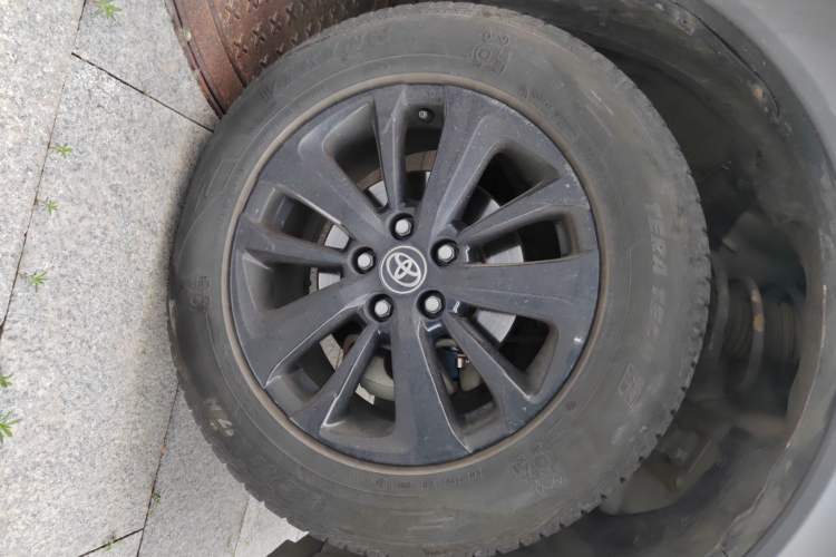 Used Toyota RAV4 2019 2.0L CVT Two-Wheel Drive Fashion X Limited Edition China V Standard
