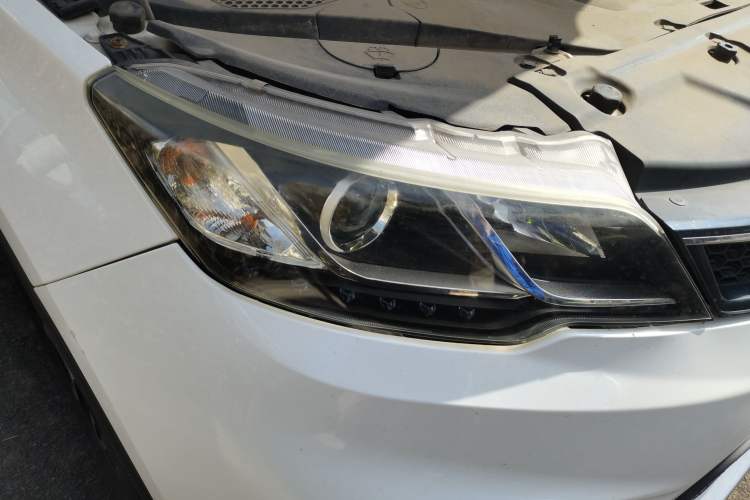 Used Soueast DX3 2016 1.5L Manual Luxury Model
