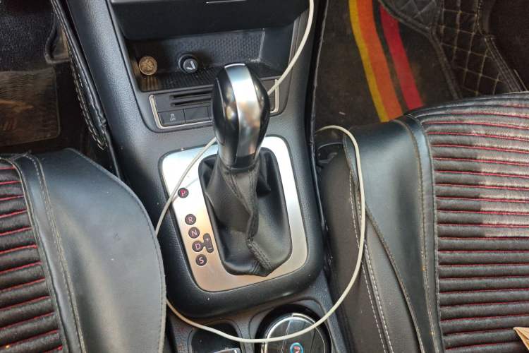 Used Volkswagen Tiguan 2016 300TSI Automatic Two-Wheel Drive Trend Edition Gear Lever