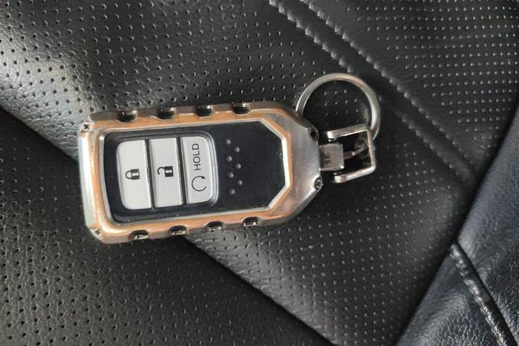 Used Honda CR-V 2017 240TURBO CVT Front-Wheel Drive Fashion Edition
