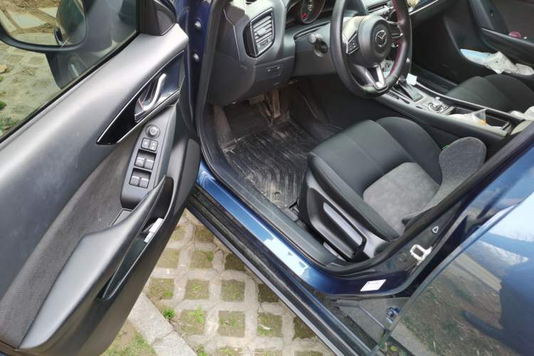 Used Mazda CX-4 2020 2.0L Automatic Two-Wheel Drive Blue Sky Dynamic Edition
