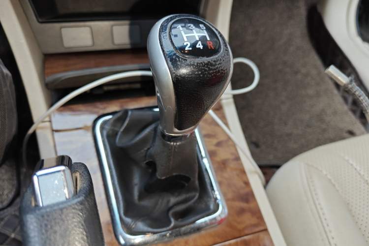 Used BYD G6 2013 2.0L Manual Luxury Version
