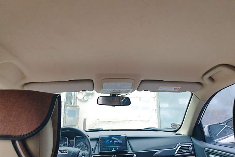 Used Zotye Domy X5 2017 Platinum Edition 1.5T Manual Luxury 7-Seater Model Headliner