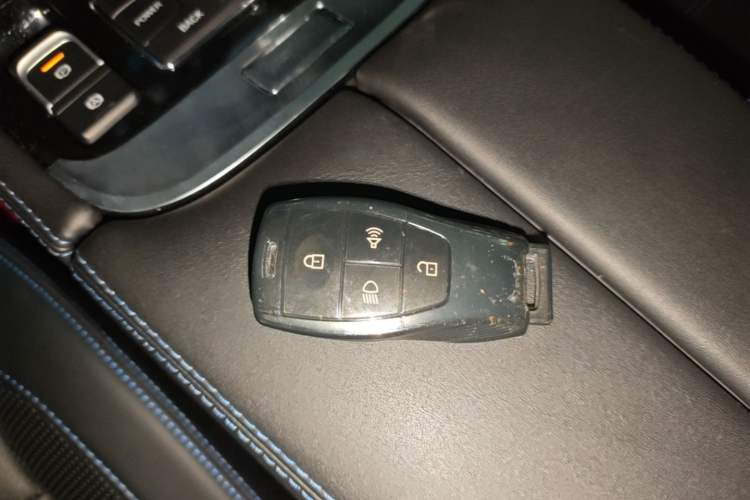 Used BAIC Off-Road BJ40 2023 2.0T Automatic Four-Wheel Drive Urban Hunter Edition Chivalrous Type Vehicle Key