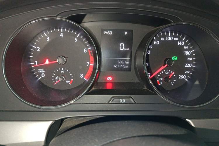 Used Volkswagen Lamando 2015 230TSI DSG Fashion Edition Odometer Close Up