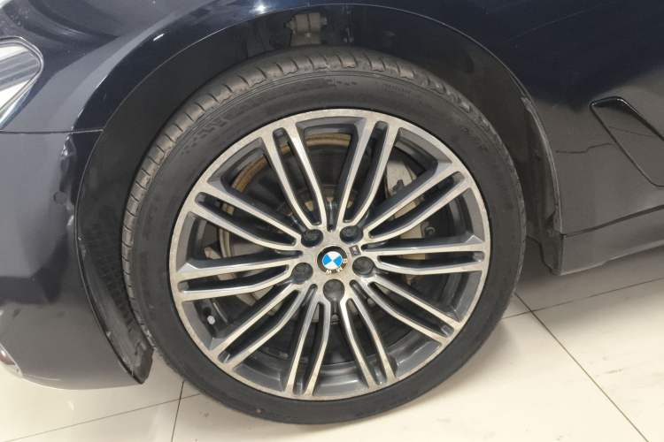 Used BMW 5 Series 2018 530Li Luxury Edition M Sport Package Left Front Wheel Hub