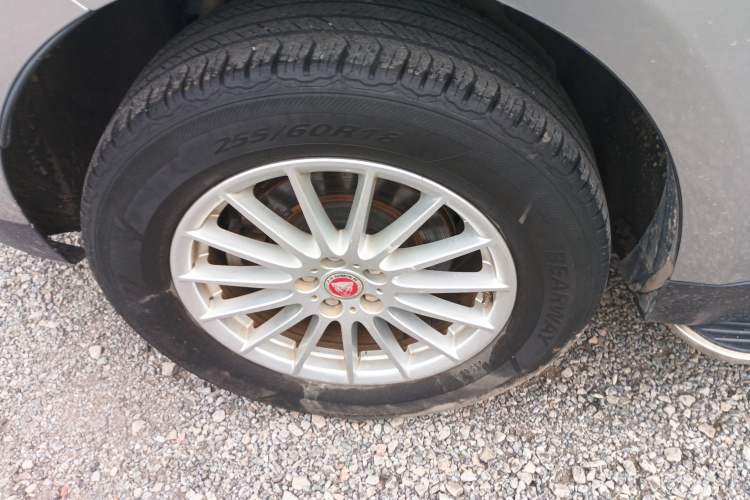 Used Jaguar F-PACE 2018 2.0T Four-Wheel Drive Urban Luxury Edition Right Rear Wheel Hub