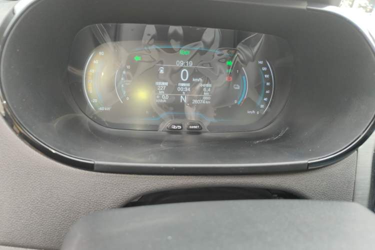 Used Chery QQ Little Ant 2022 Restyled Version Sweet Pink Edition Low-Sugar Version Lithium Iron Phosphate Battery 30.7 kWh 30 kW 301 km Odometer Close Up