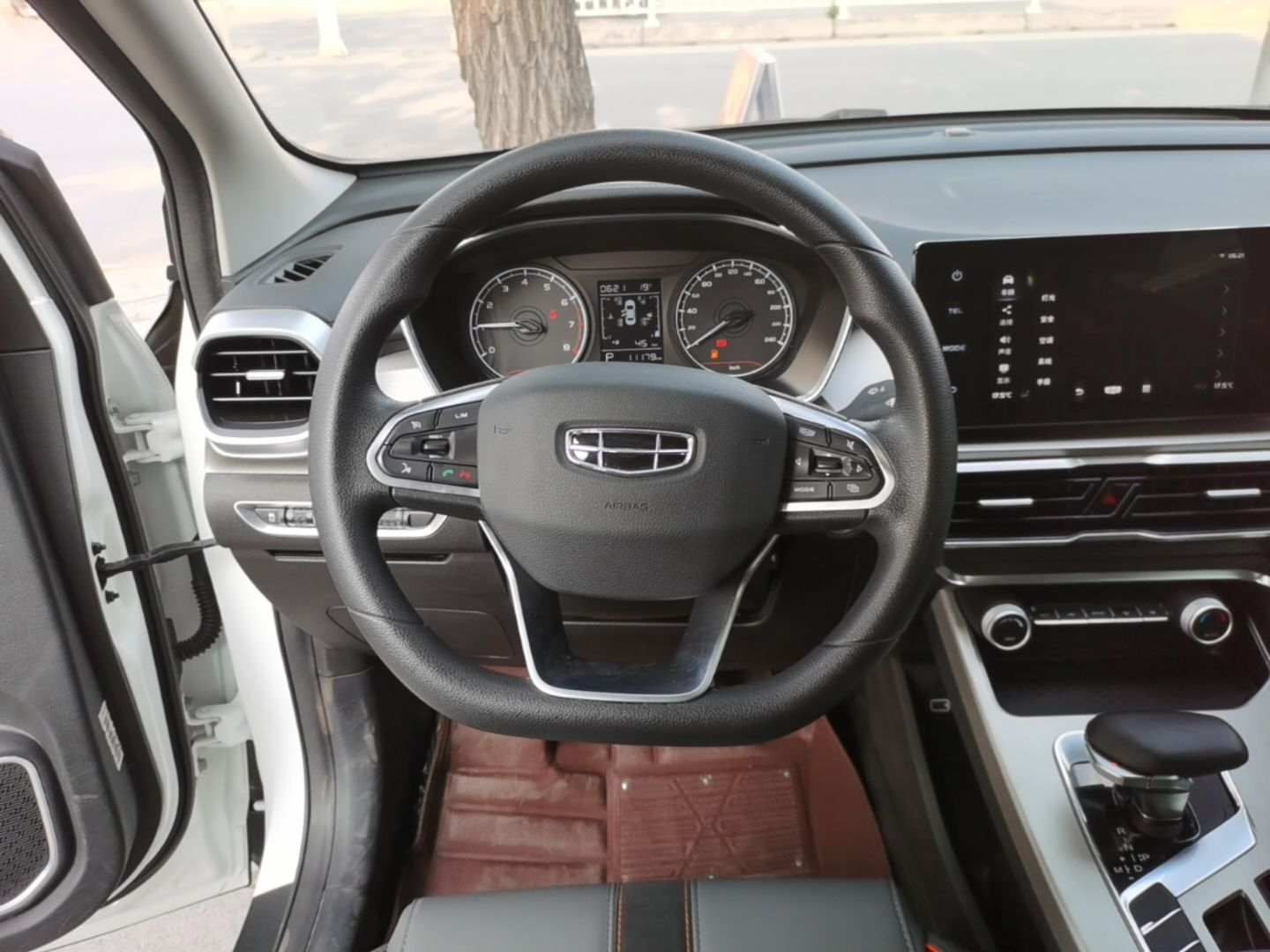 Geely Auto Coolray 2024 1.5T DCT Longteng Edition — снимка 13