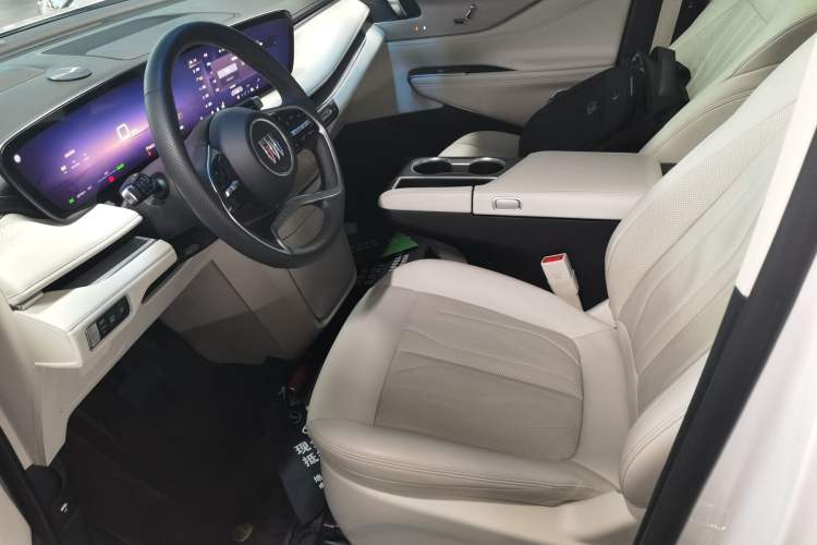 Used Buick GL8 New Energy 2024 Lu Zun Smart Edition 7-Seater Left Front Seat