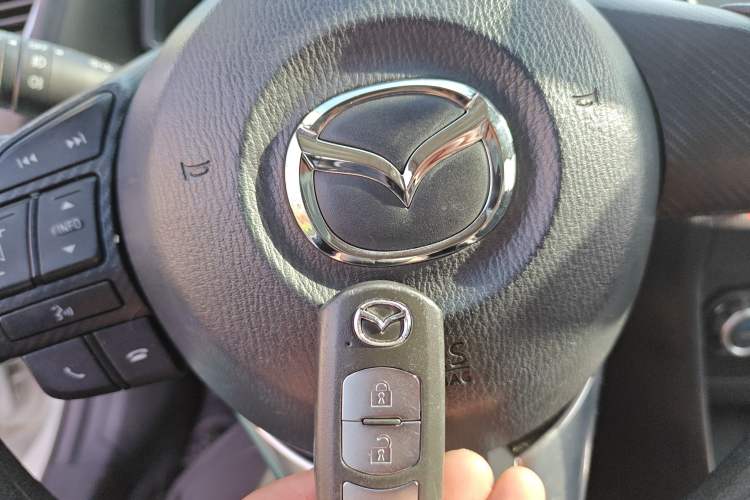 Used Mazda Mazda 3 Axela 2016 Sedan 1.5L Automatic Luxury Model
