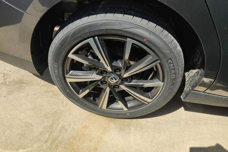 Used CHANGAN Eado 2025 Blue Whale 1.5T 500Bar Prestige Model
