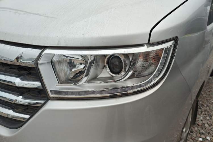 Used JAC Refine M3 2018 IKEA Edition 1.6L Luxury Smart Model