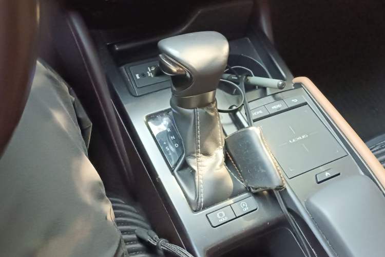 Used Lexus ES 2018 200 Excellence Edition China V Standard Gear Lever