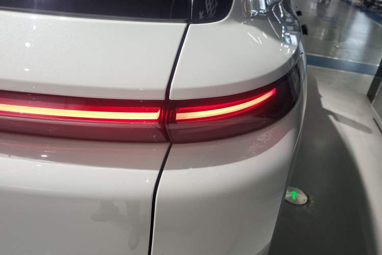 Used Li Auto L8 2025 Ultra Smart Refreshed Edition
