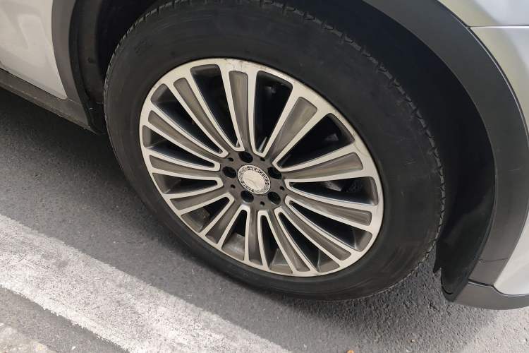 Used Mercedes-Benz GLC 2016 GLC 260 4MATIC Dynamic Edition Right Front Wheel Hub