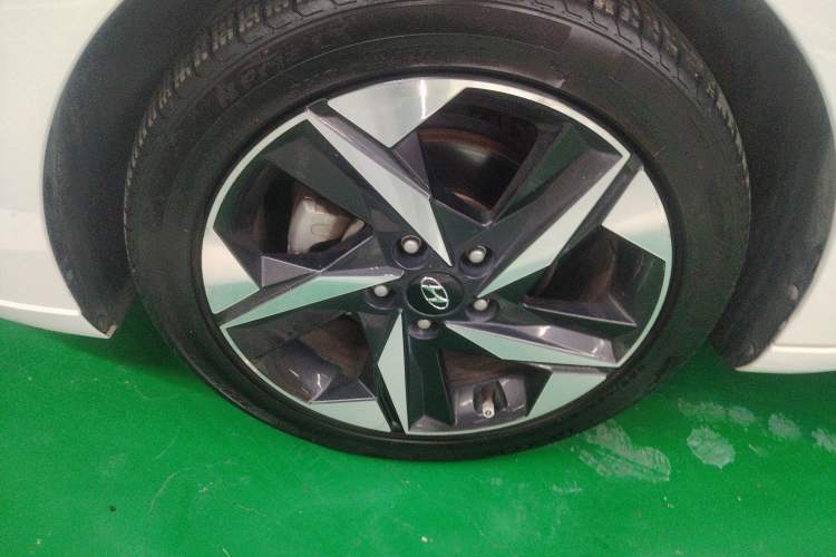 Used Hyundai Elantra 2021 240TGDi DCT LUX Prestige Edition
