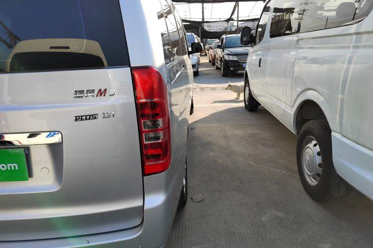 Used JAC Refine M3 2022 PLUS 1.5T 7-Seater Standard Model