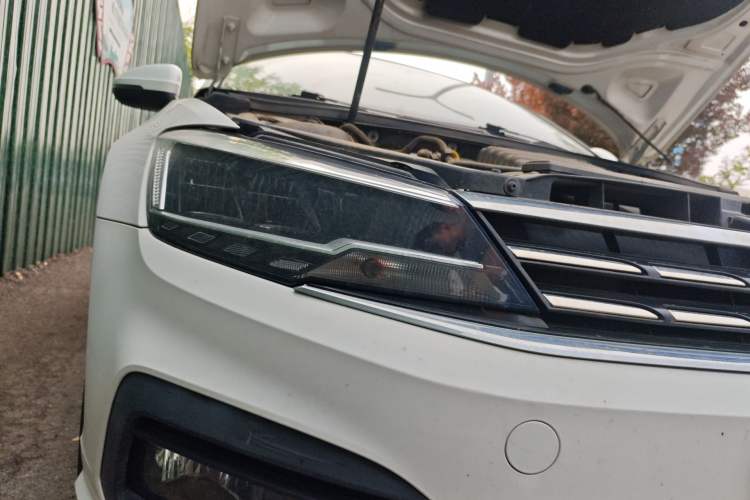 Used Volkswagen Lamando 2019 230TSI DSG Vision Edition China VI Standard Right Front Headlight