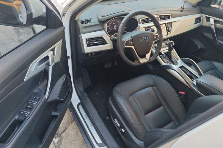 Used Geely Auto Emgrand X7 Sport 2018 1.8TD Automatic Two-Wheel Drive Smart Connect 4G Internet Edition
