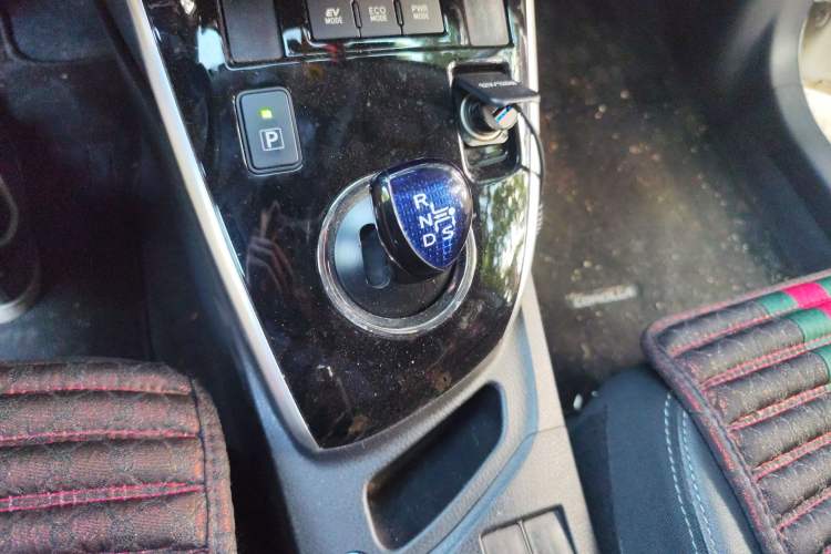 Used Toyota Corolla 2017 Revised Dual-Engine 1.8L E-CVT Elite Edition Gear Lever