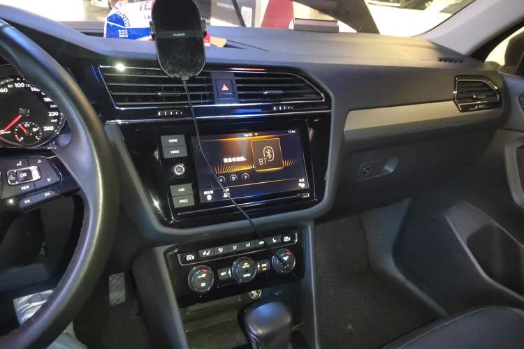 Used Volkswagen Tiguan L 2019 330TSI Automatic Two-Wheel Drive Smart Luxury Version China VI Standard Audio And AC Panel